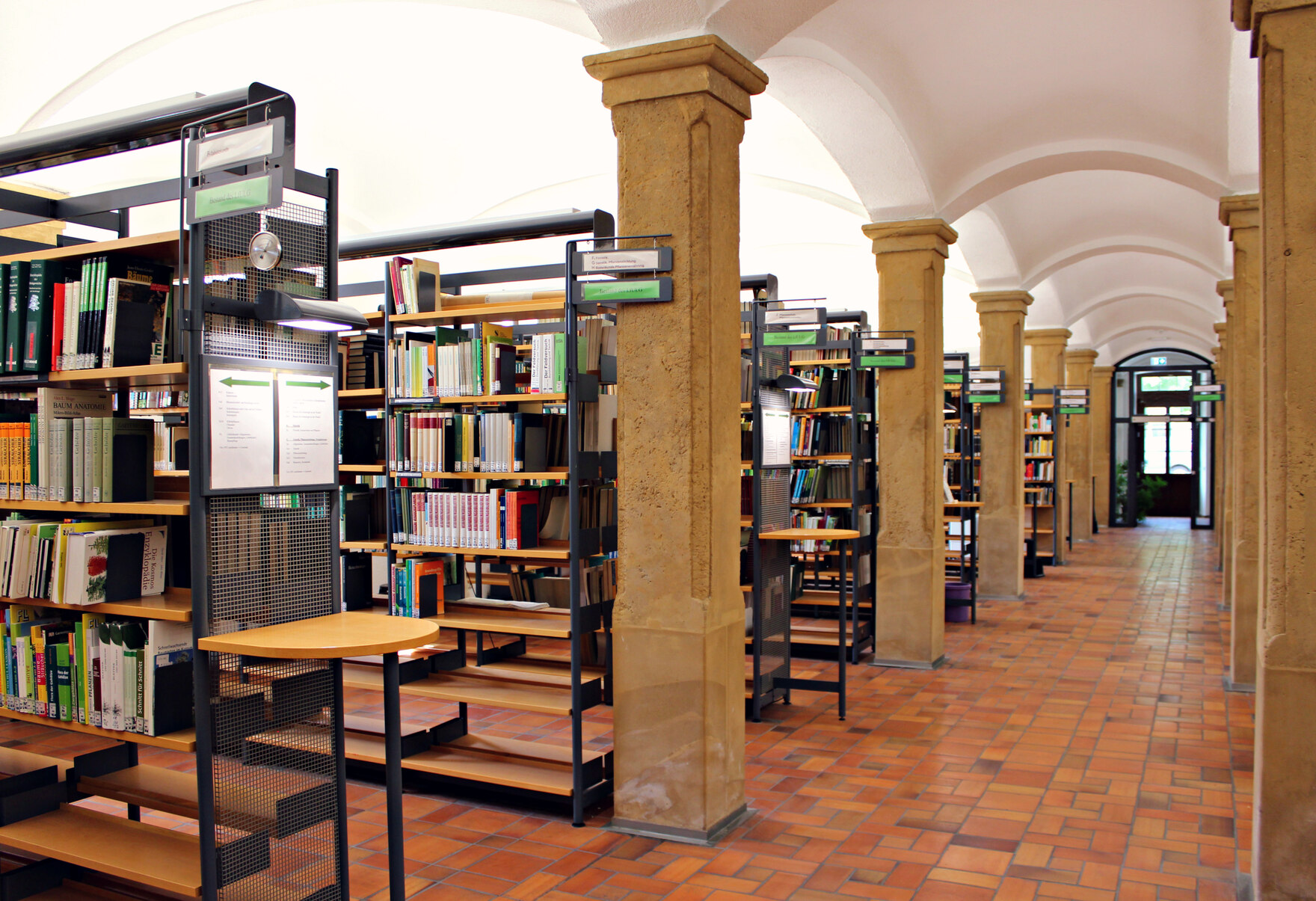 Blick in die Bibliothek